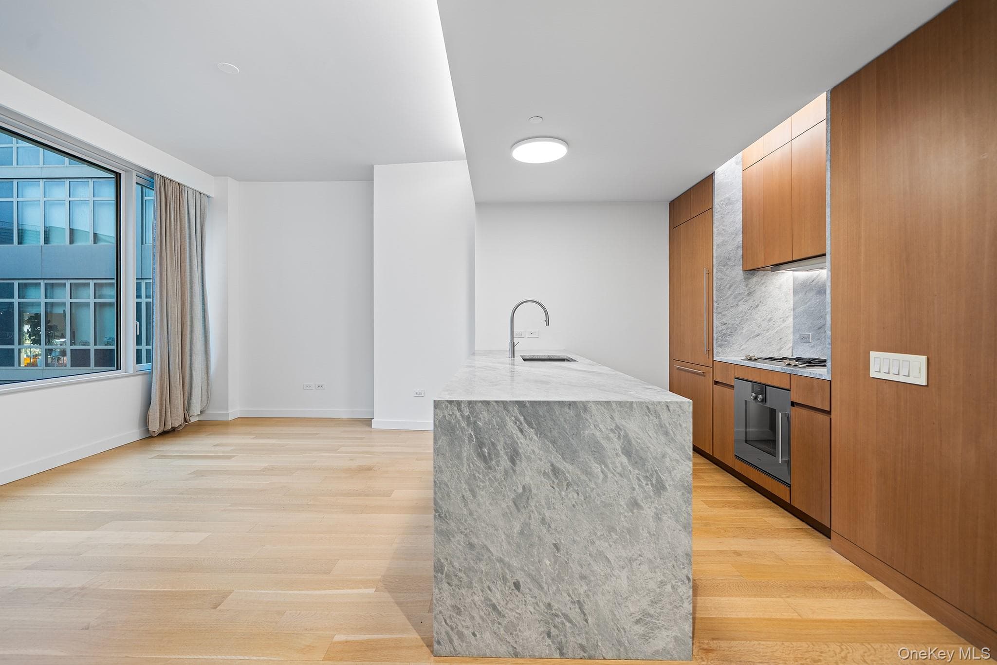 611 W 56th Street Unit: 6F thumbnail 3