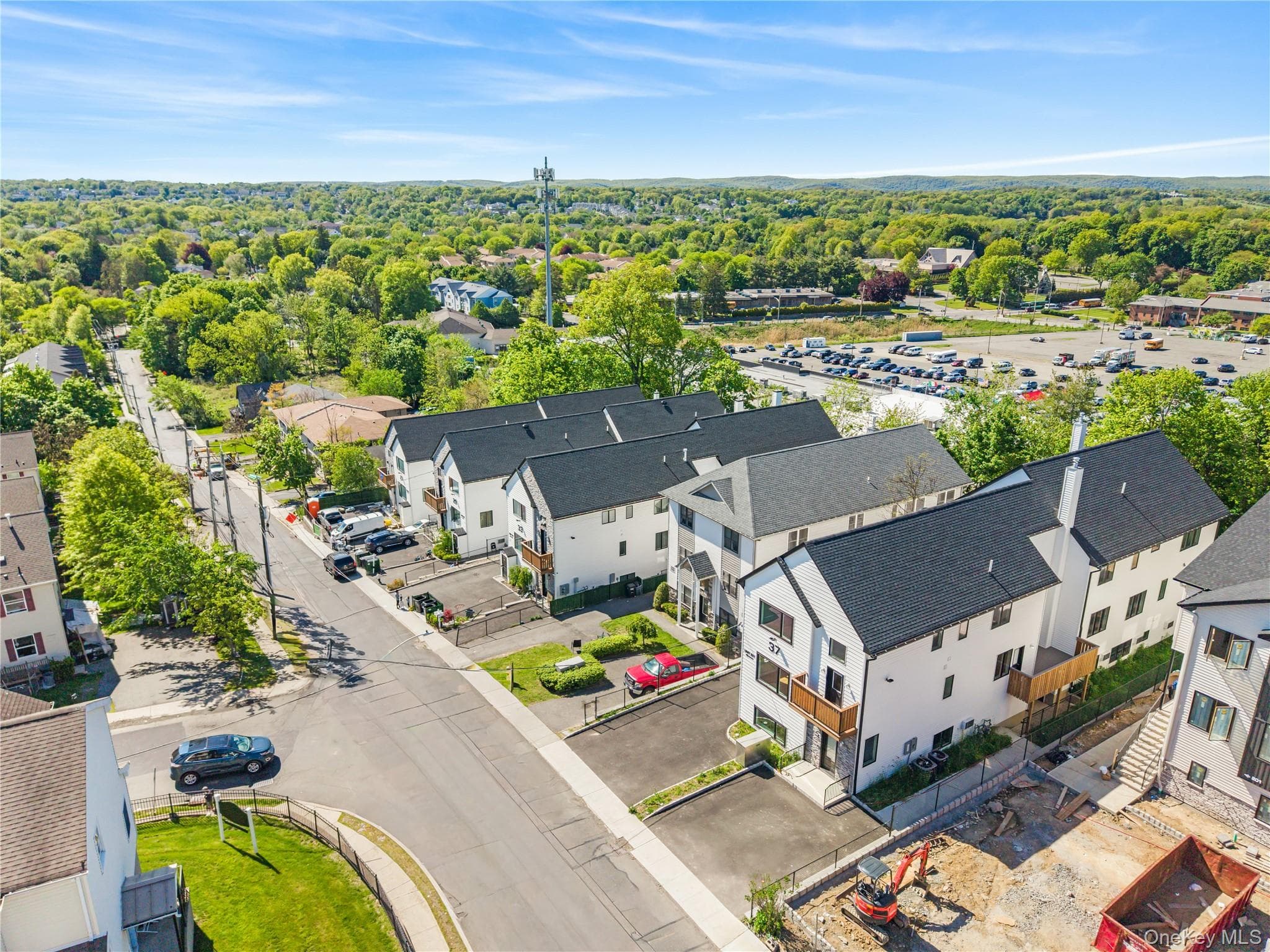 37 Ewing Avenue Unit: 202 thumbnail 3