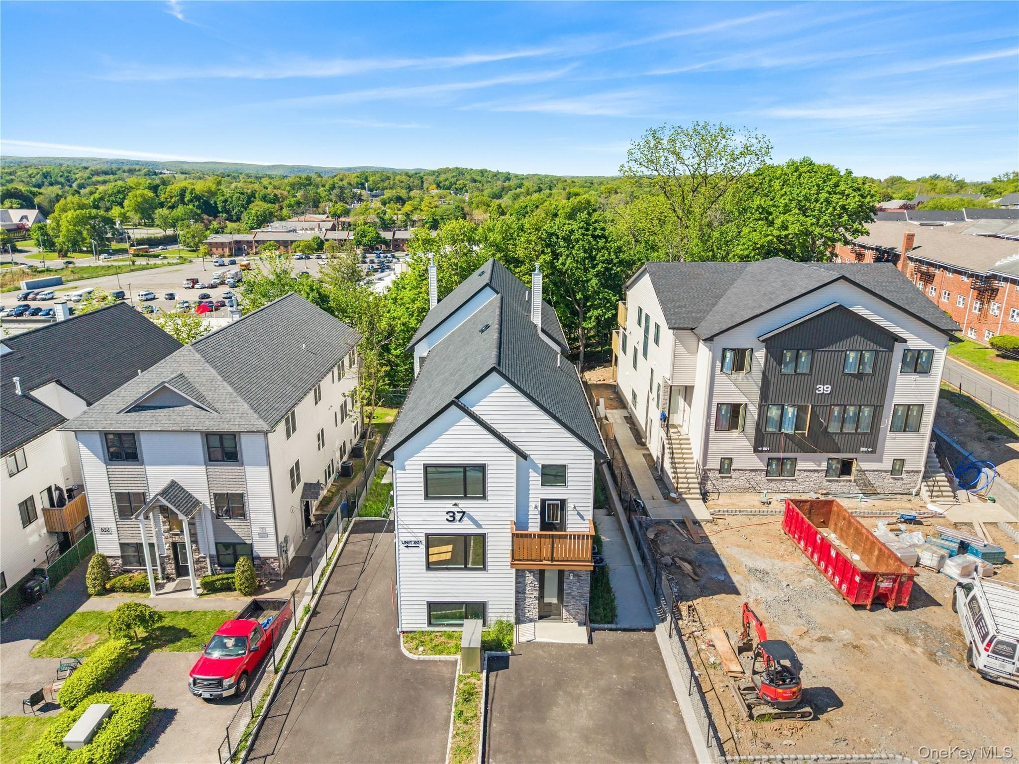 37 Ewing Avenue Unit: 202 thumbnail 2