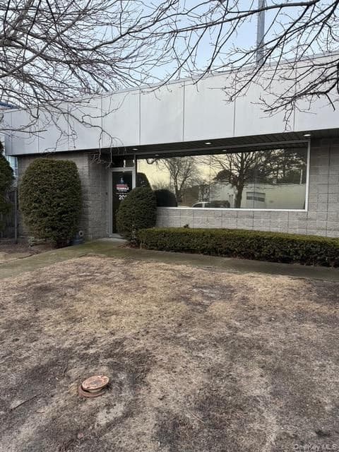201 Union Boulevard photo 1