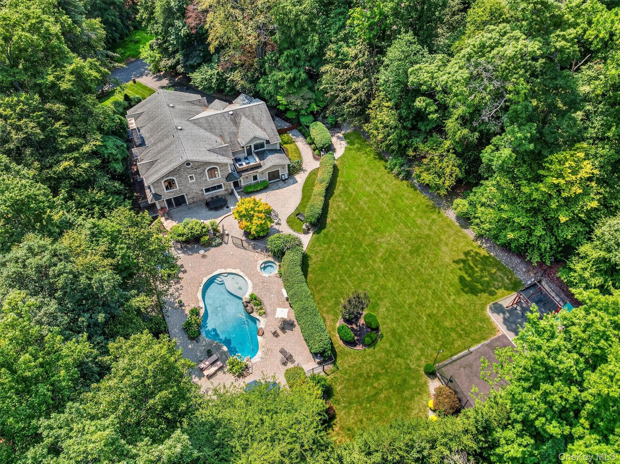 12 Rollingwood Drive thumbnail 2