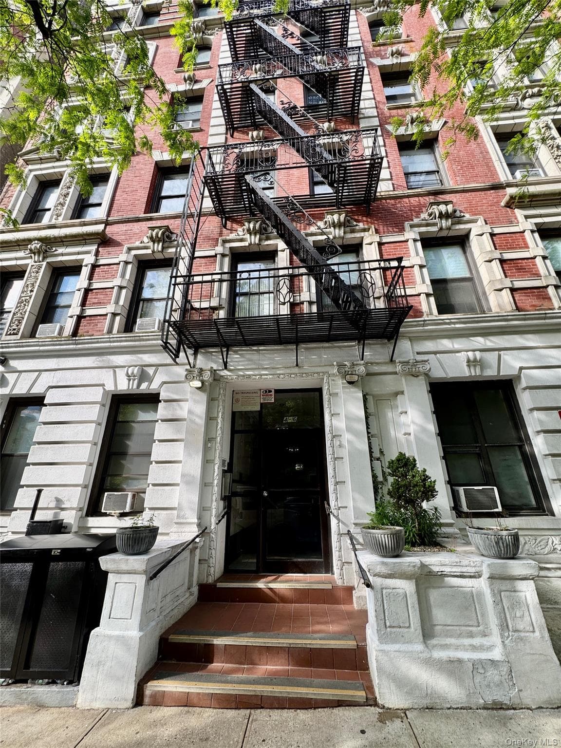 4-6 West 105th St ST Unit: #5b, New York (manhattan)