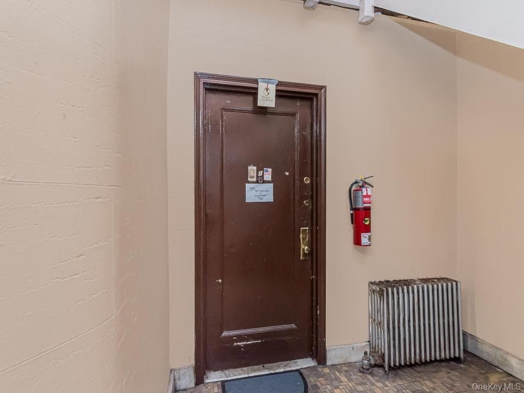 707 E 189th Street thumbnail 9