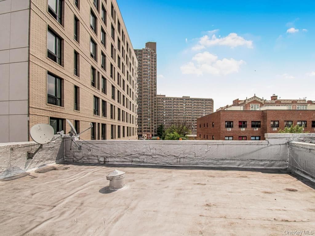 707 E 189th Street thumbnail 13