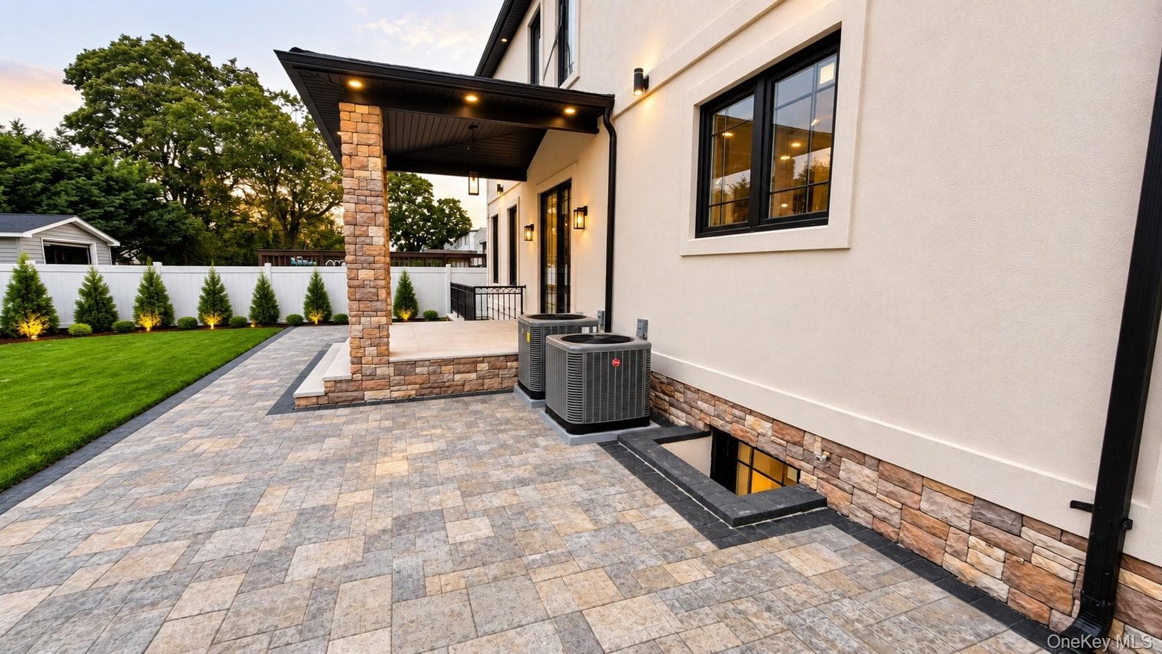 2520 Falcon Street thumbnail 16
