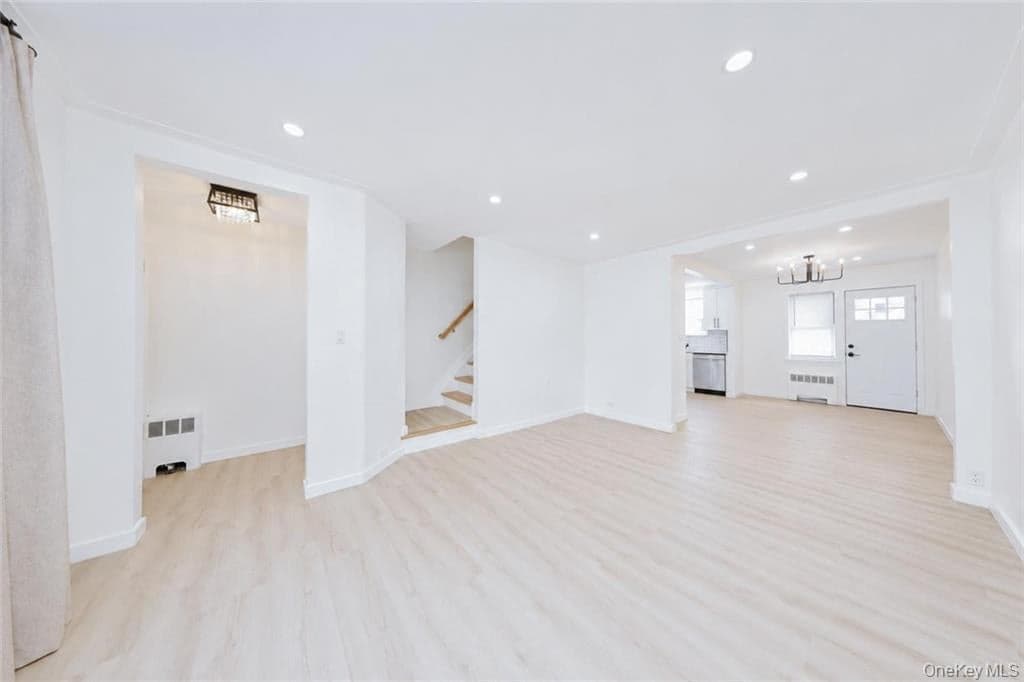 1593 Independence Avenue thumbnail 9