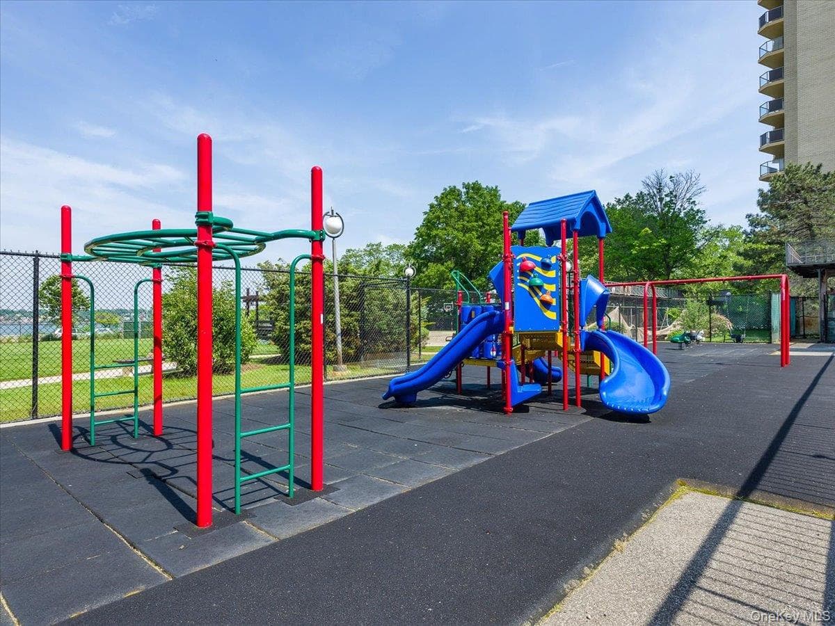 17-85 215th Street Unit: 4M thumbnail 38