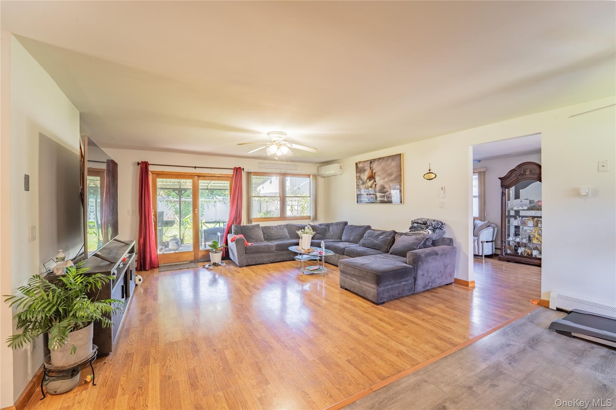 220 Jerusalem Avenue thumbnail 6