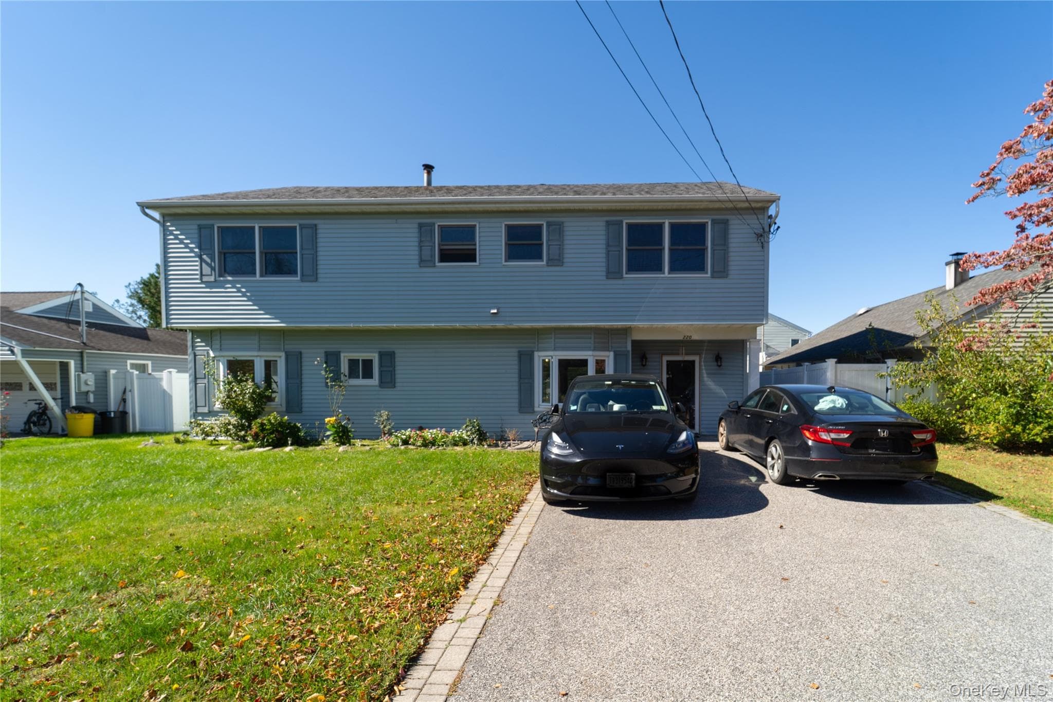 220 Jerusalem Avenue thumbnail 3