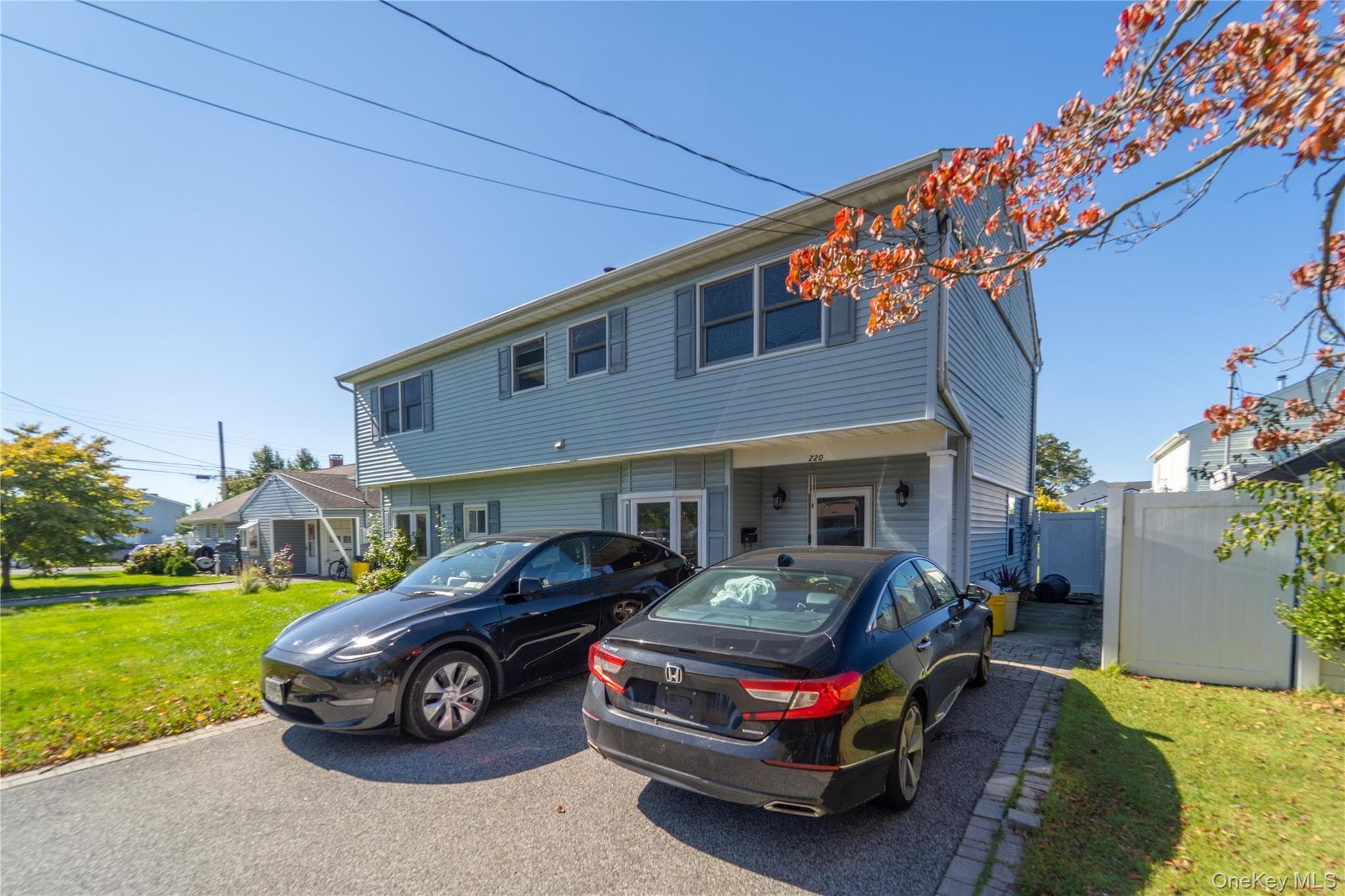 220 Jerusalem Avenue thumbnail 2