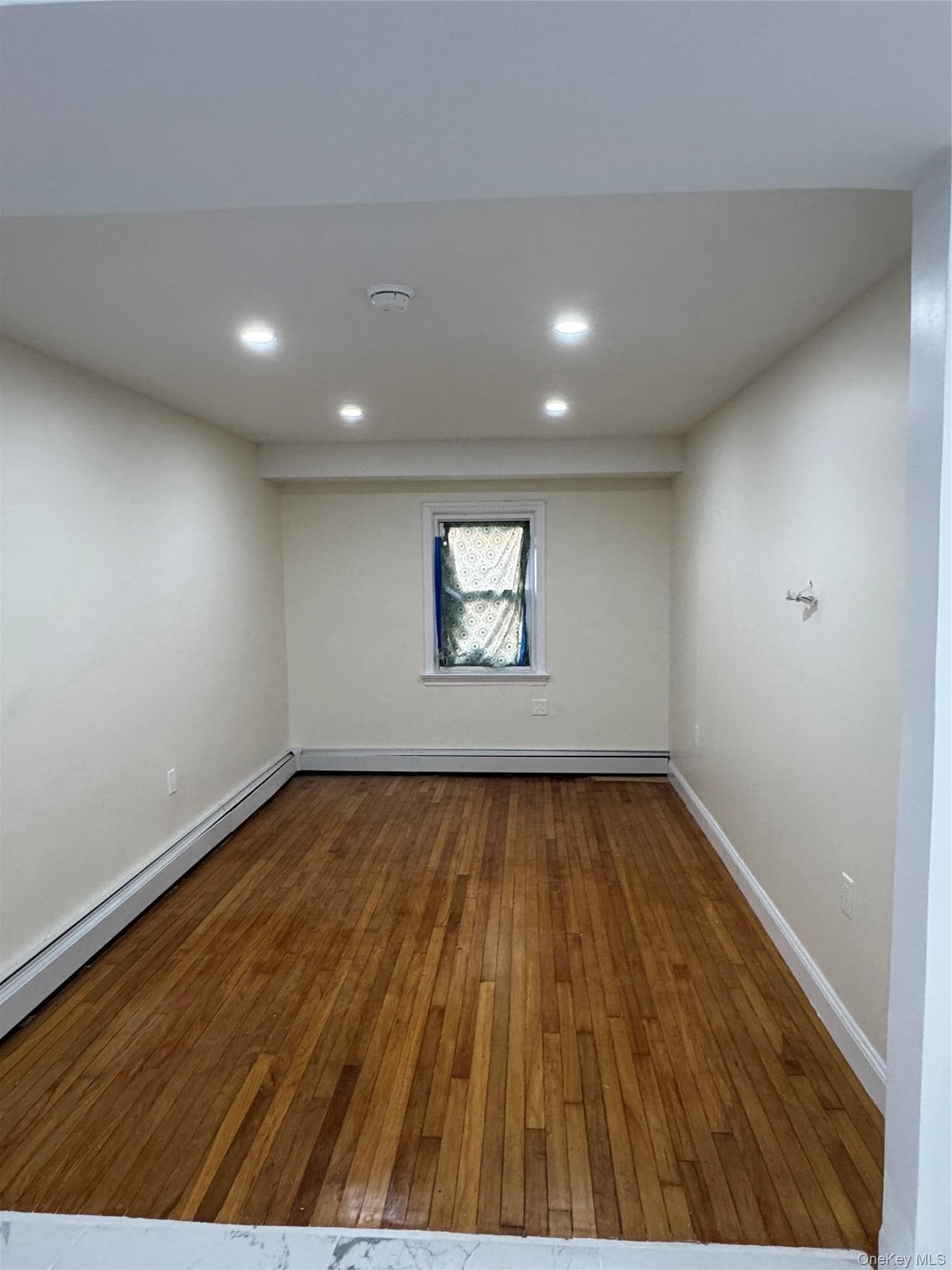 1054 Lydig Avenue thumbnail 9