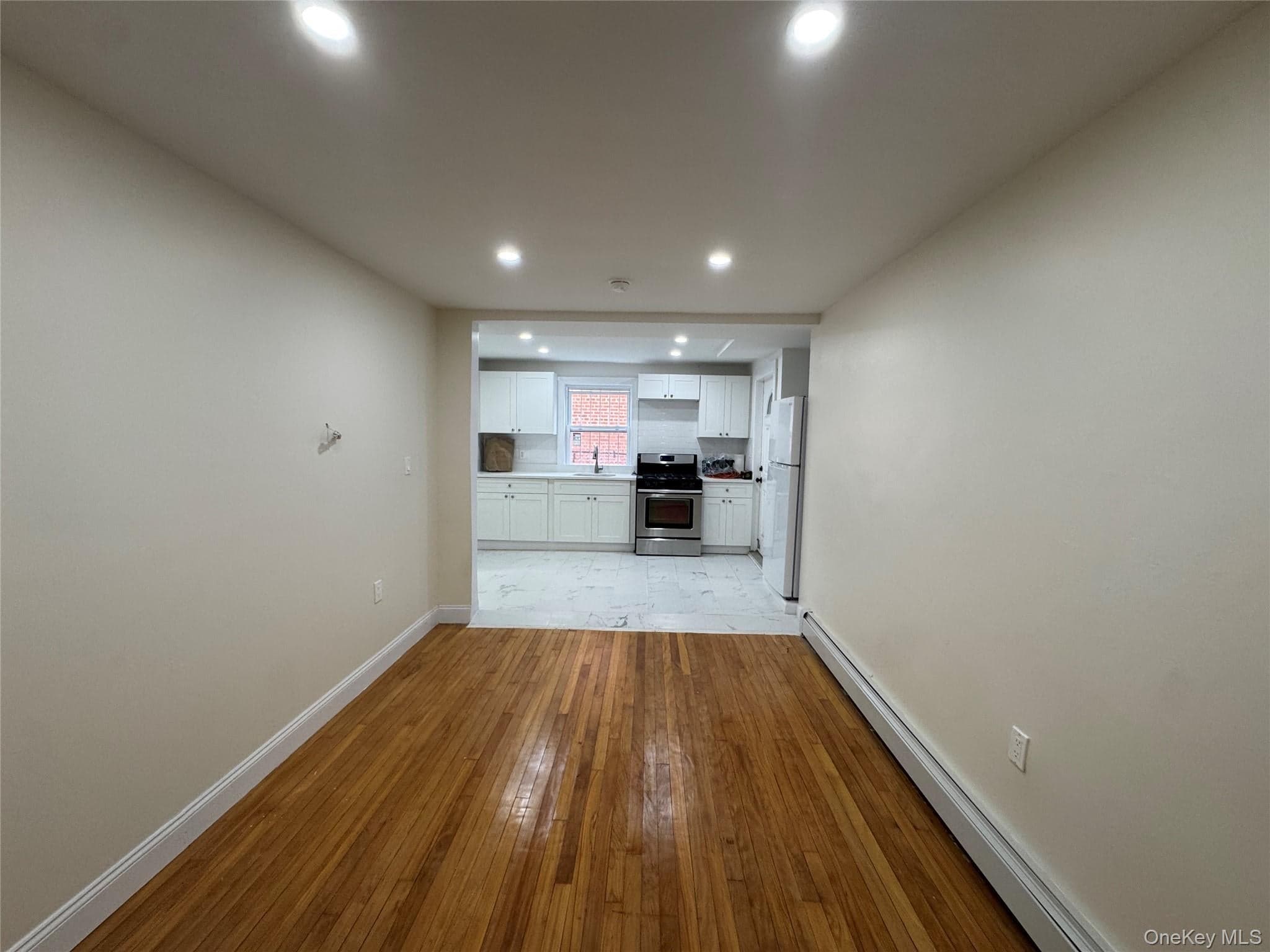 1054 Lydig Avenue thumbnail 7