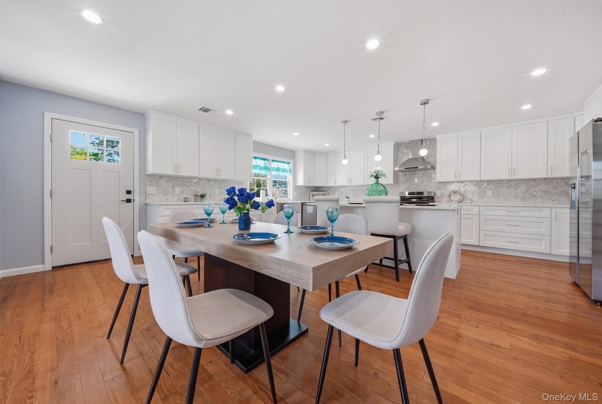 403 S Bayview Avenue thumbnail 9