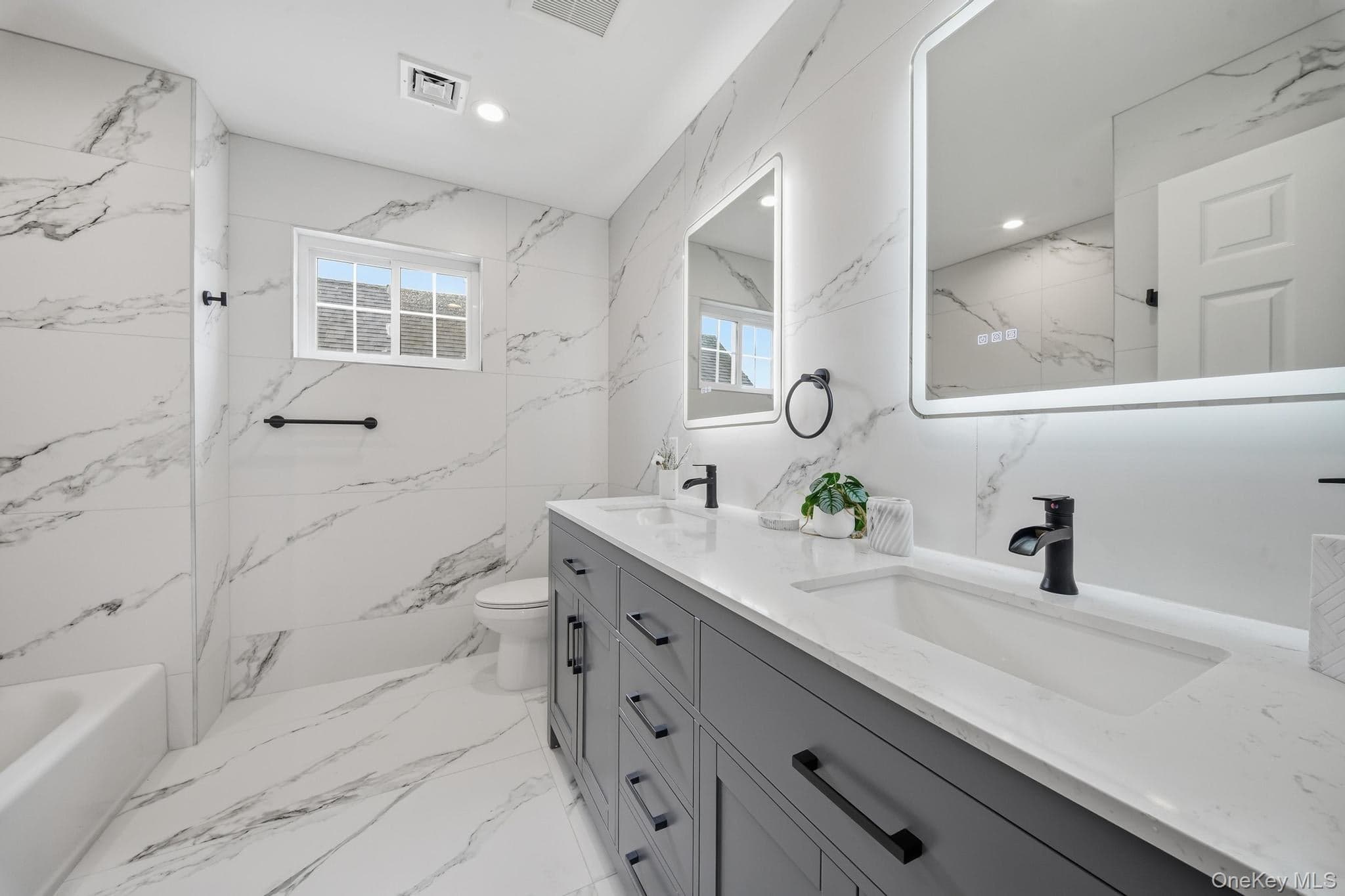 403 S Bayview Avenue thumbnail 26