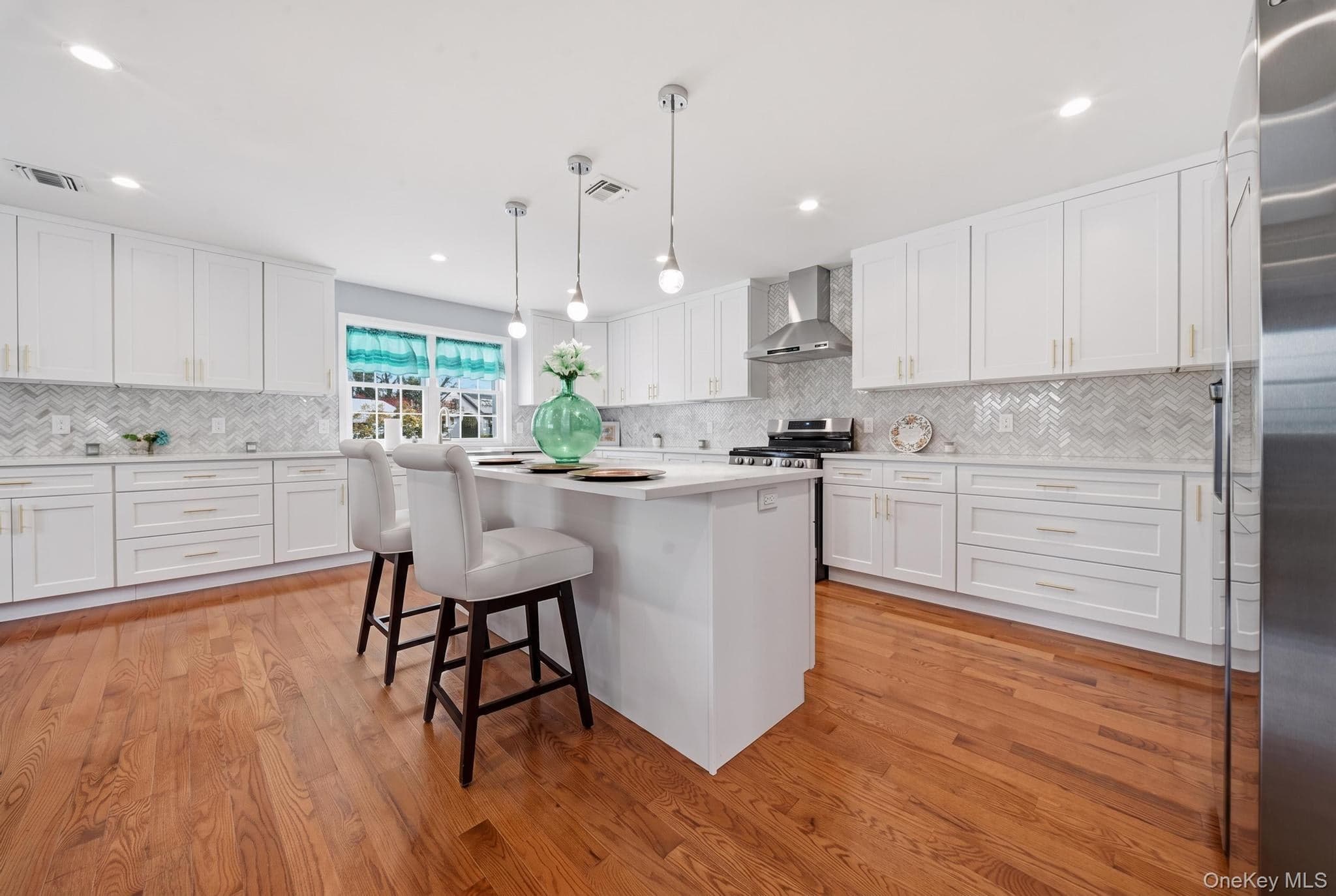 403 S Bayview Avenue thumbnail 4