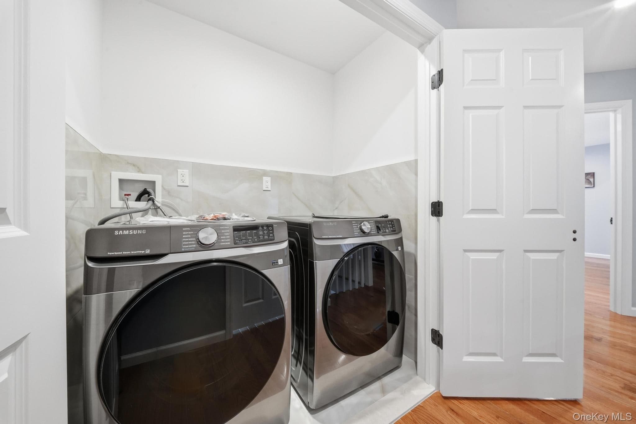 403 S Bayview Avenue thumbnail 29