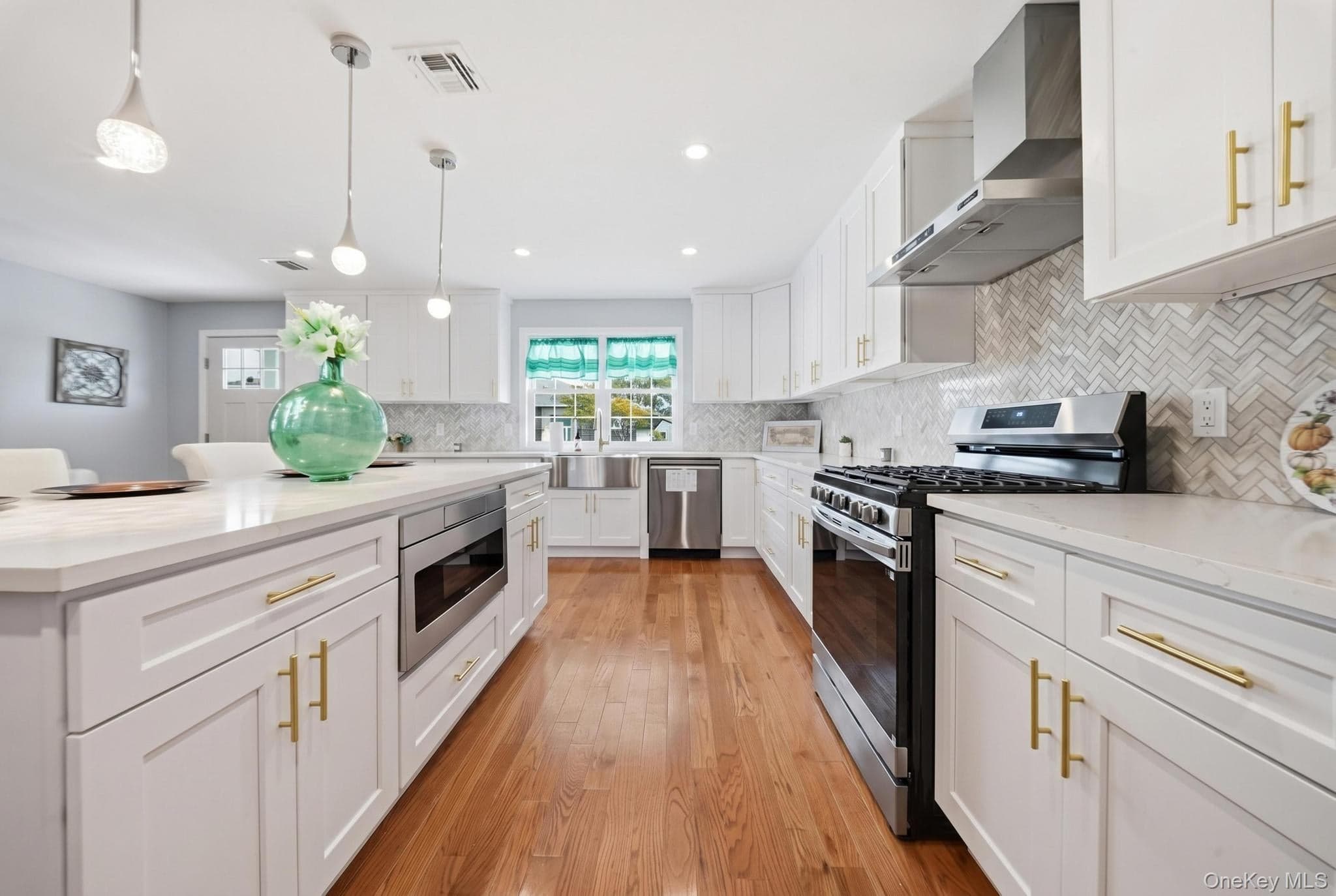 403 S Bayview Avenue thumbnail 5
