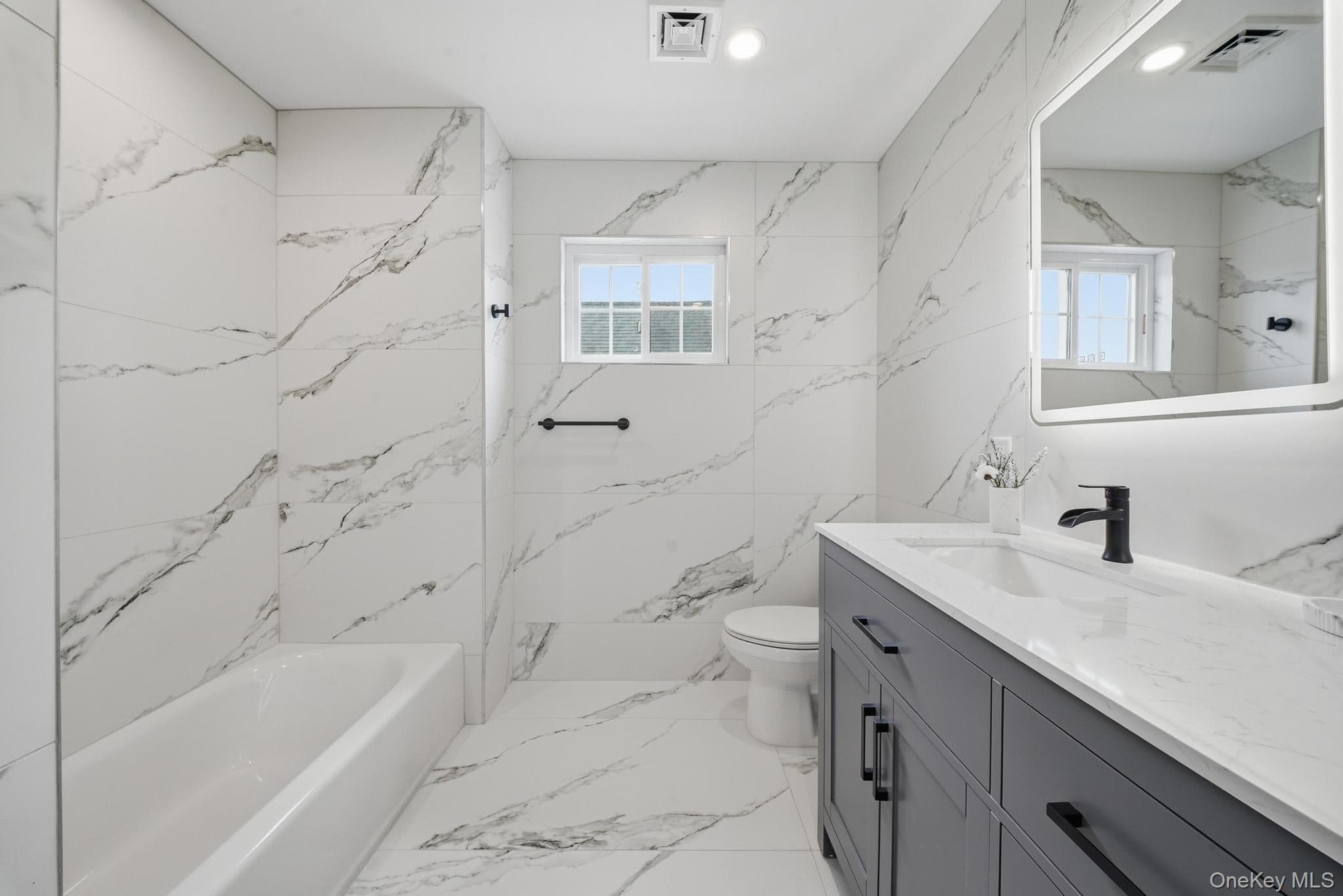 403 S Bayview Avenue thumbnail 22