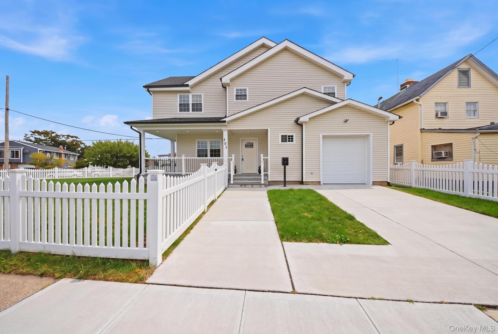 403 S Bayview Avenue, Freeport