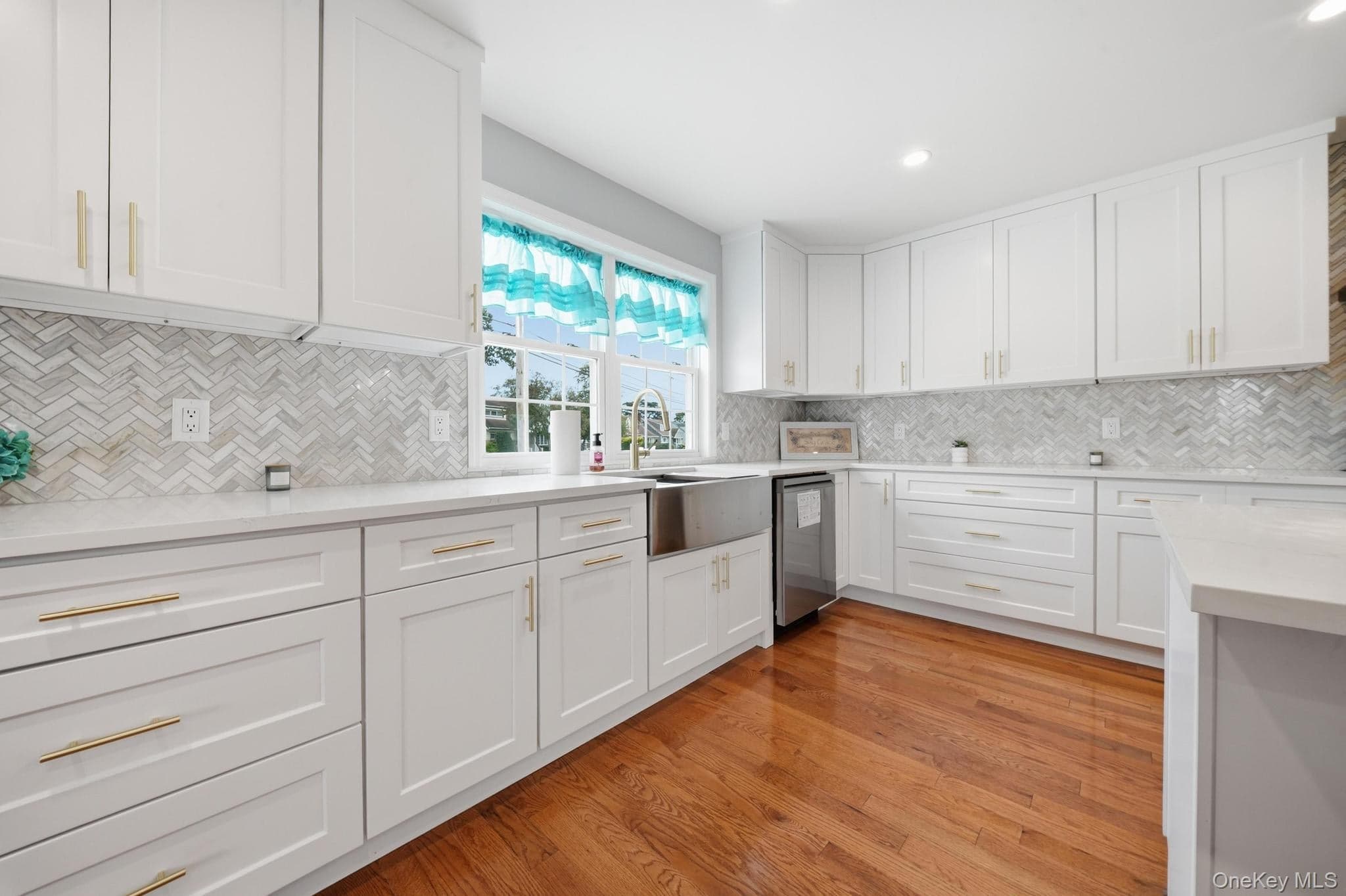 403 S Bayview Avenue thumbnail 8