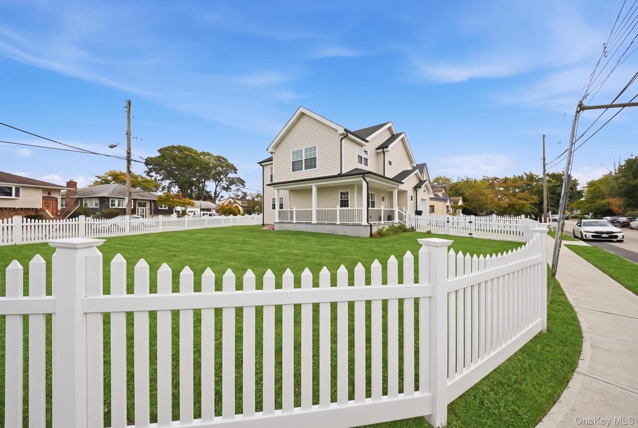 403 S Bayview Avenue thumbnail 2