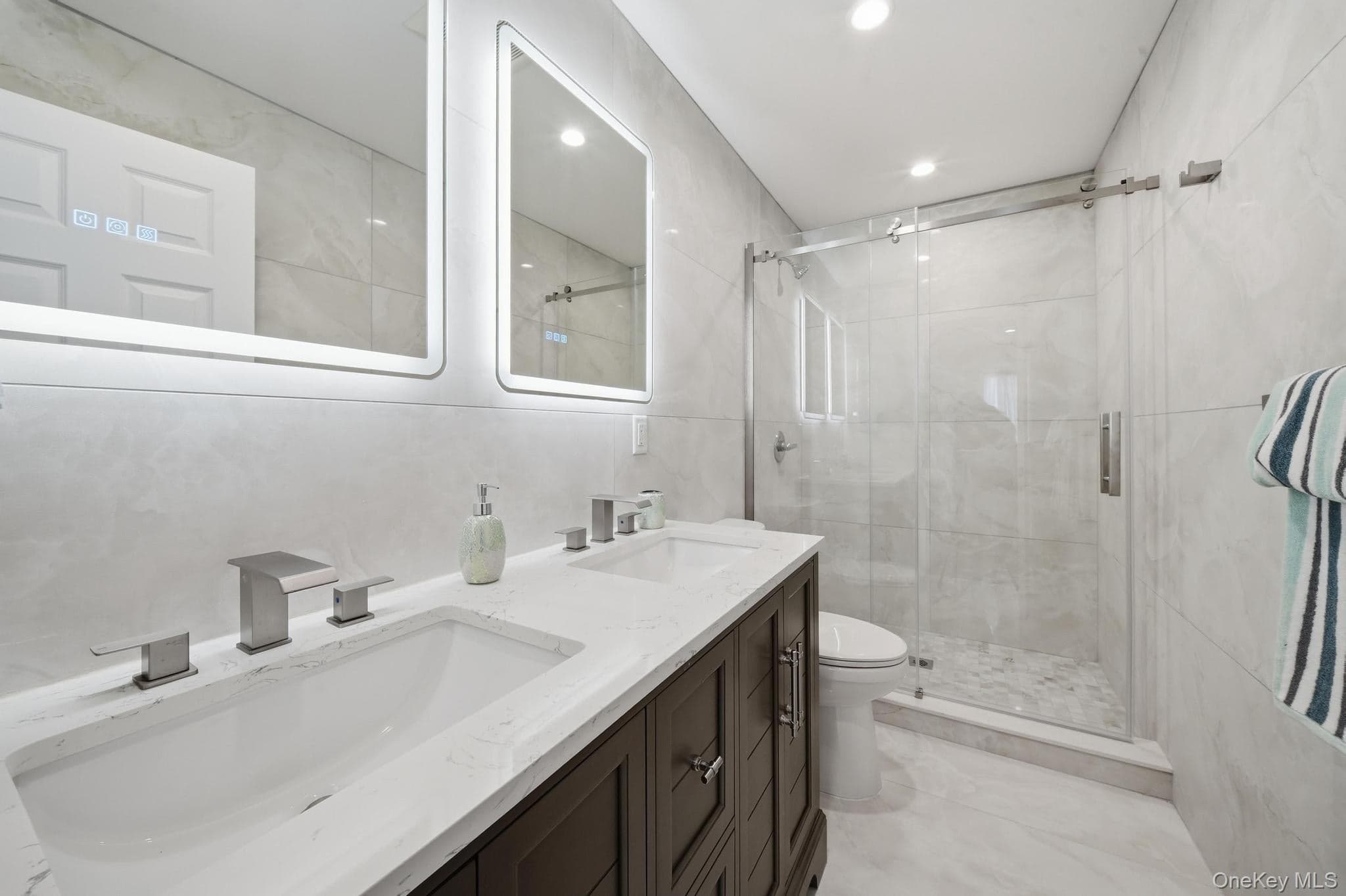 403 S Bayview Avenue thumbnail 21
