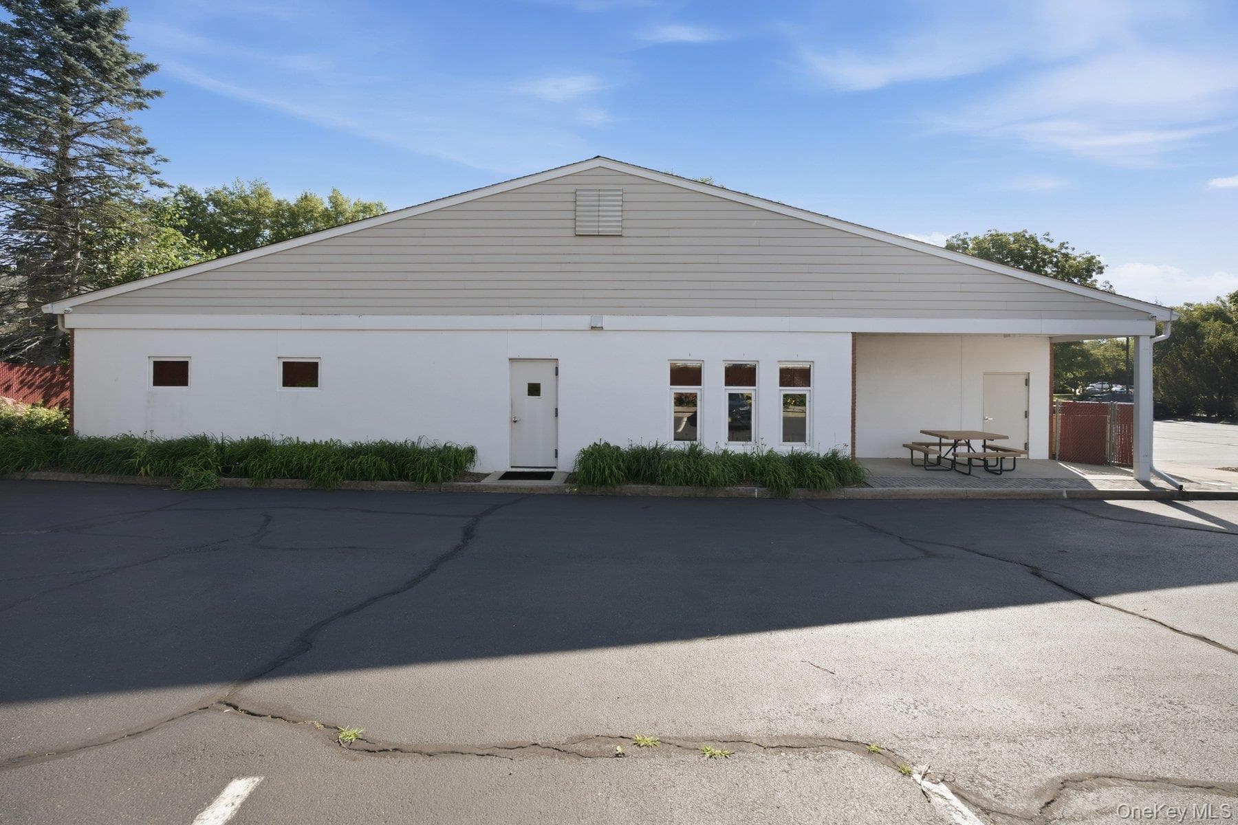 225 Howell Avenue thumbnail 4