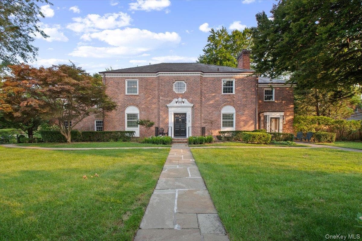 501 Broadway photo 1
