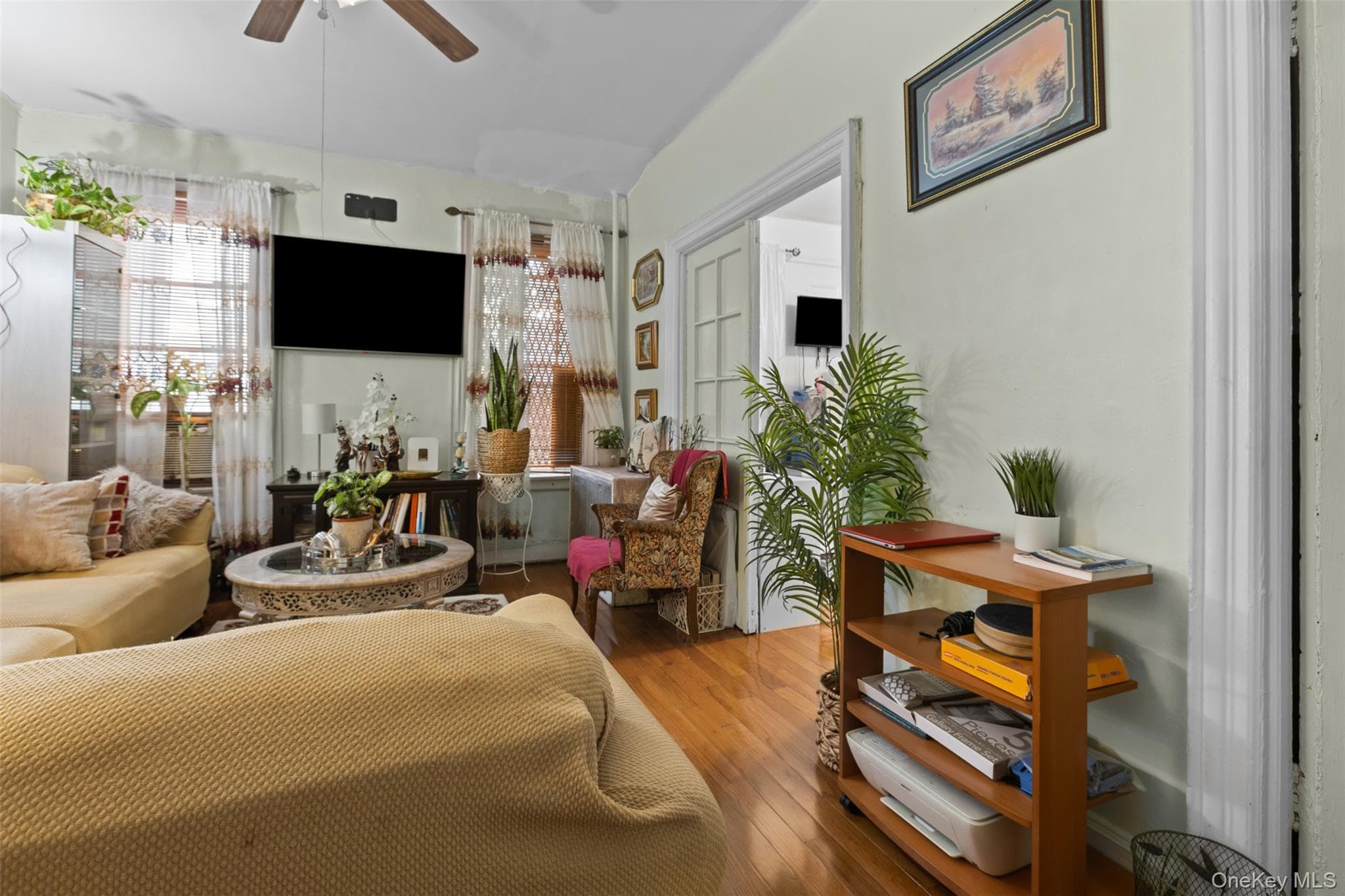 350 E 51st Street thumbnail 2