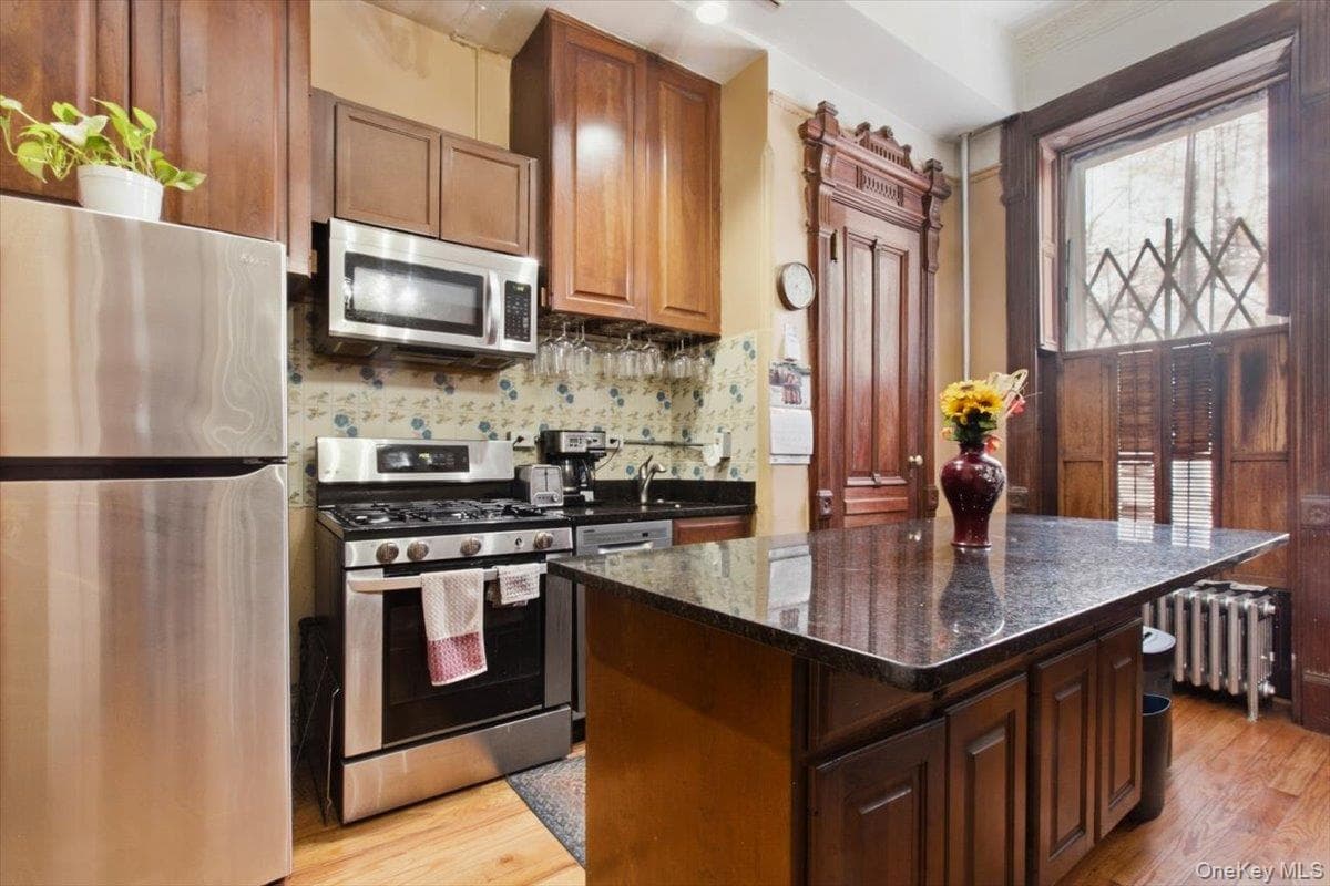 107 W 131st Street thumbnail 10