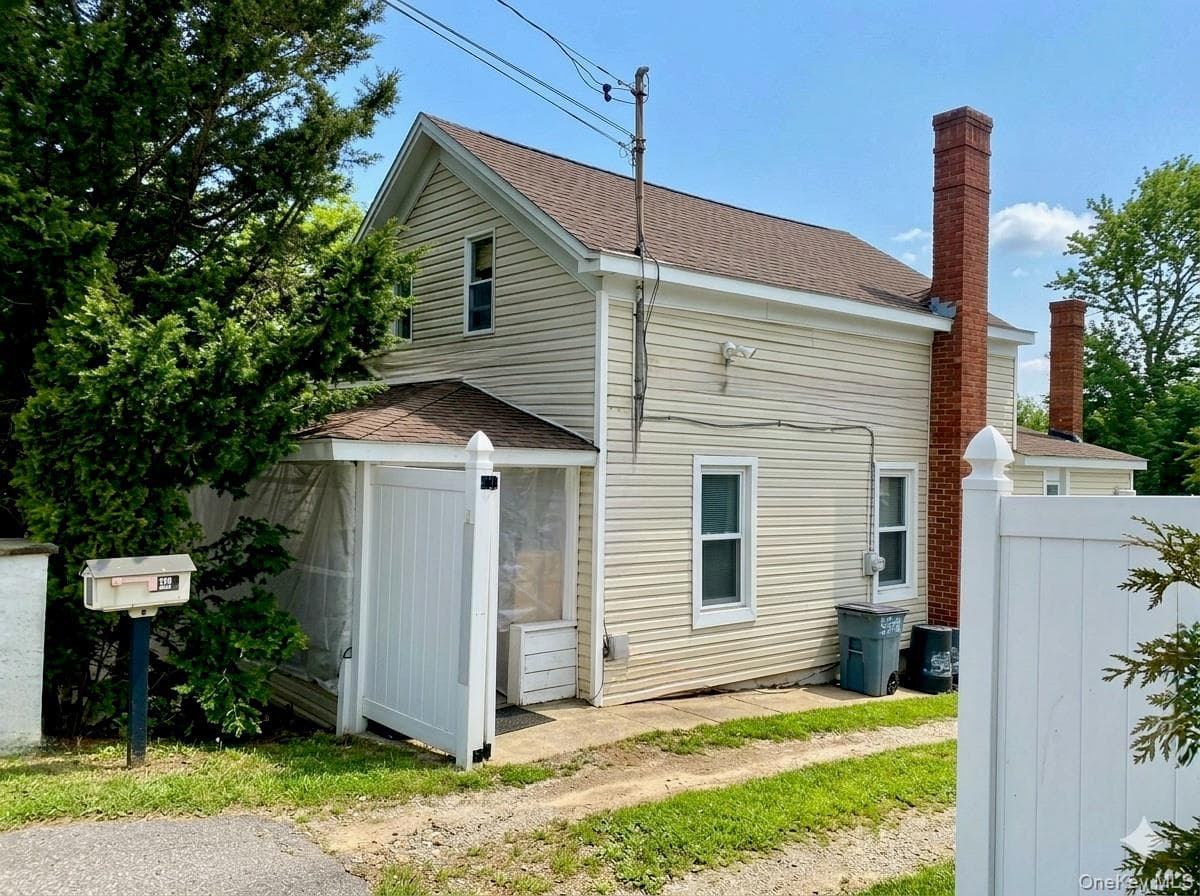 970 E Main Street photo 1