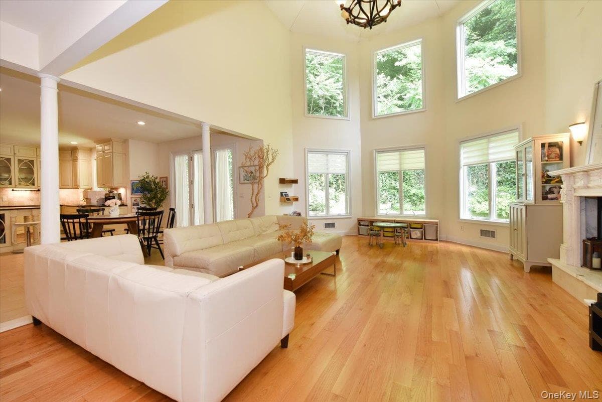 245 Harbor Hill Road thumbnail 18