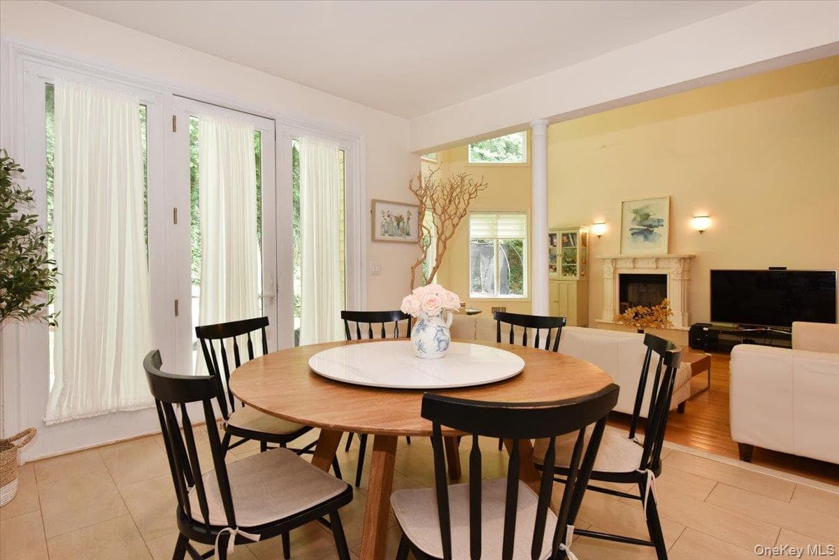 245 Harbor Hill Road thumbnail 19