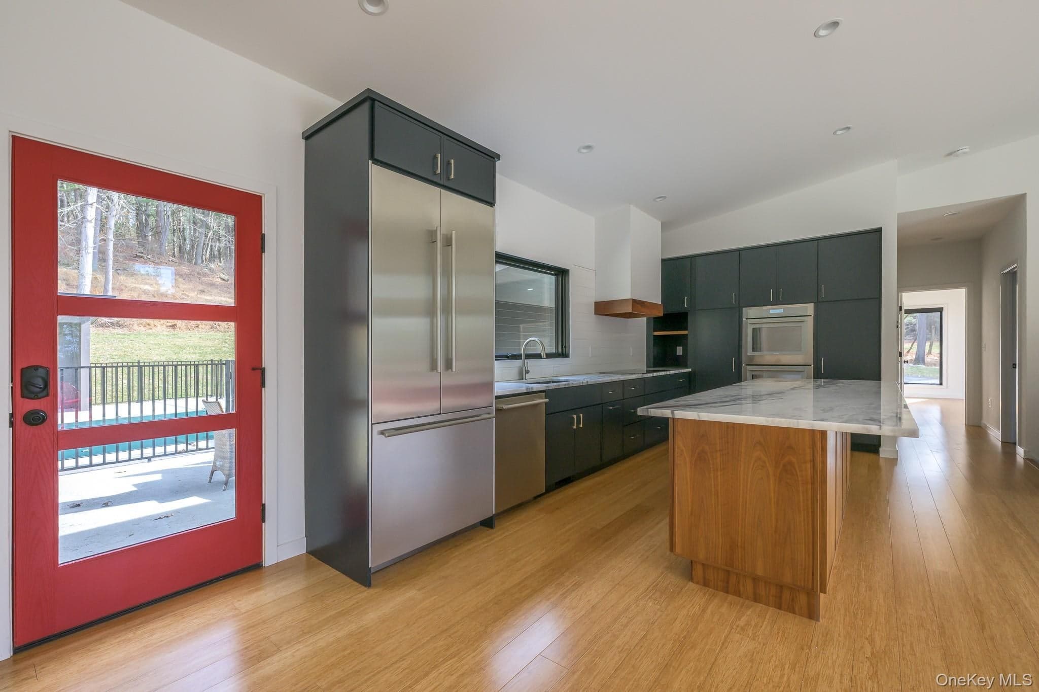 501 Birch Street thumbnail 8