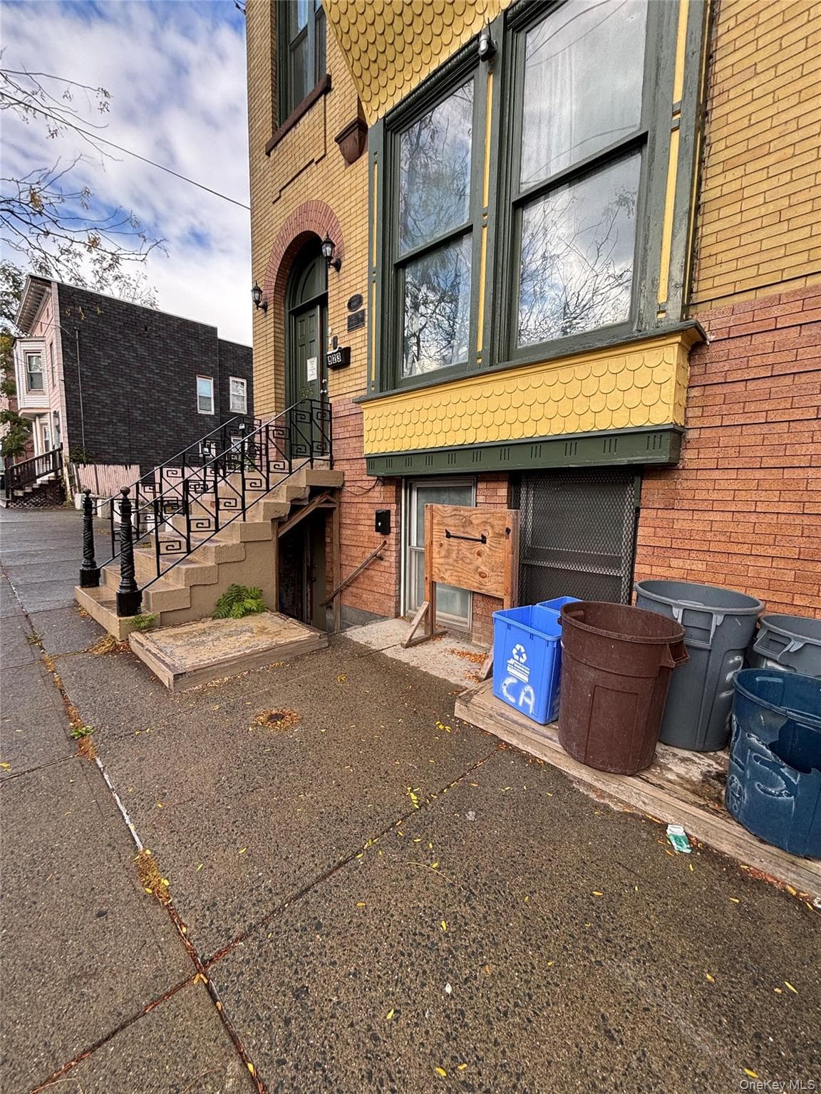 323 Clinton Avenue thumbnail 3