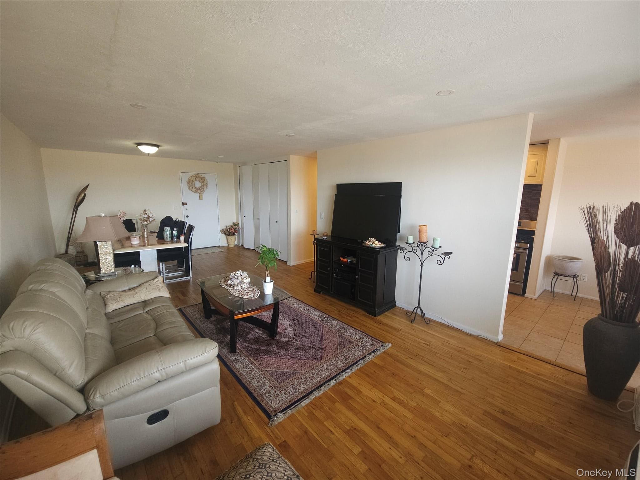 666 Shore RD Unit: #4J, Long Beach