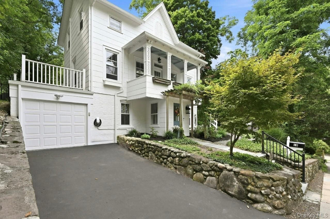 18 Washington Place thumbnail 2