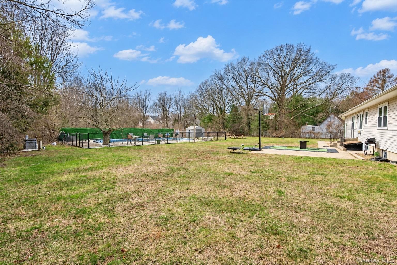 270 Old Commack Road thumbnail 16