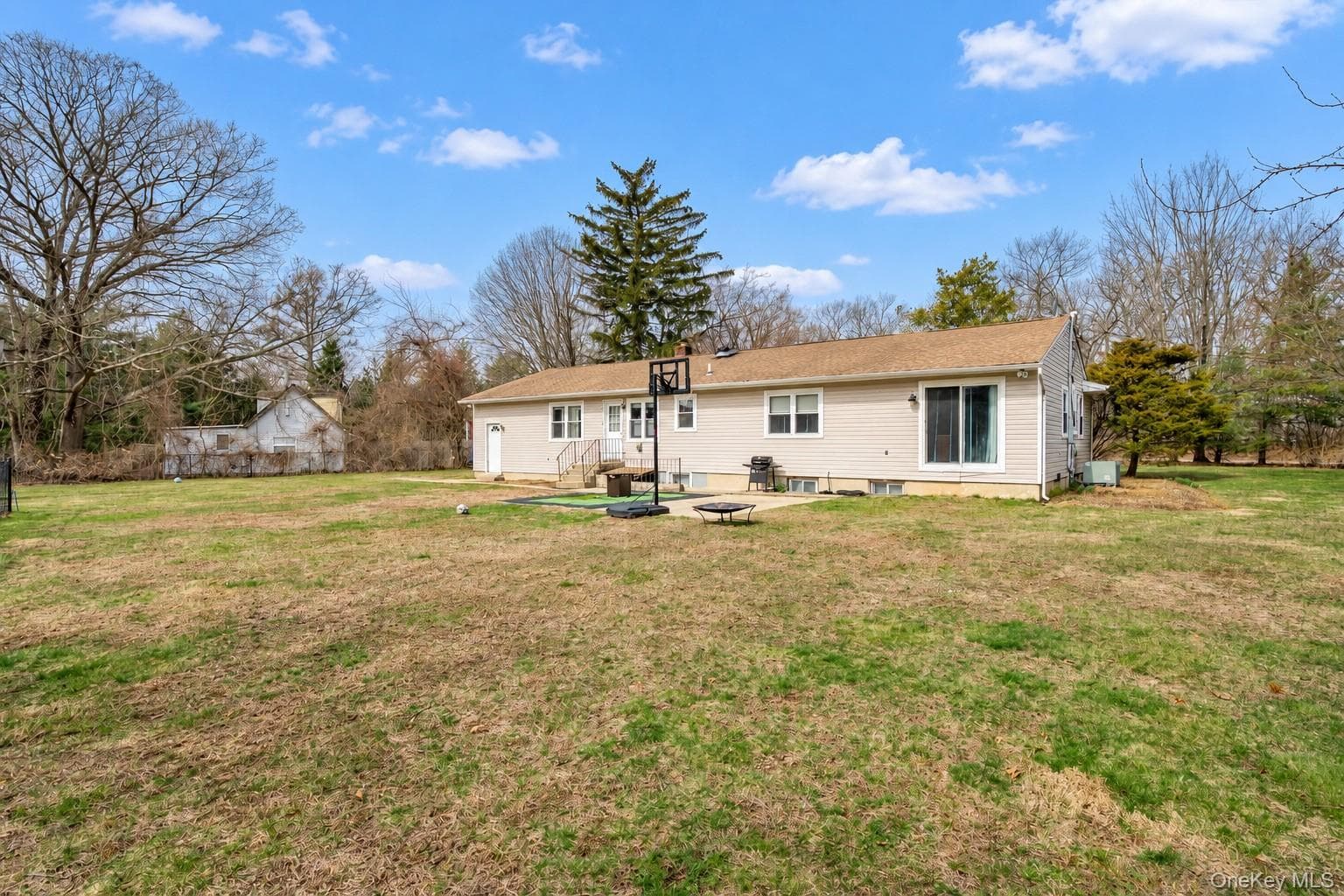 270 Old Commack Road thumbnail 18