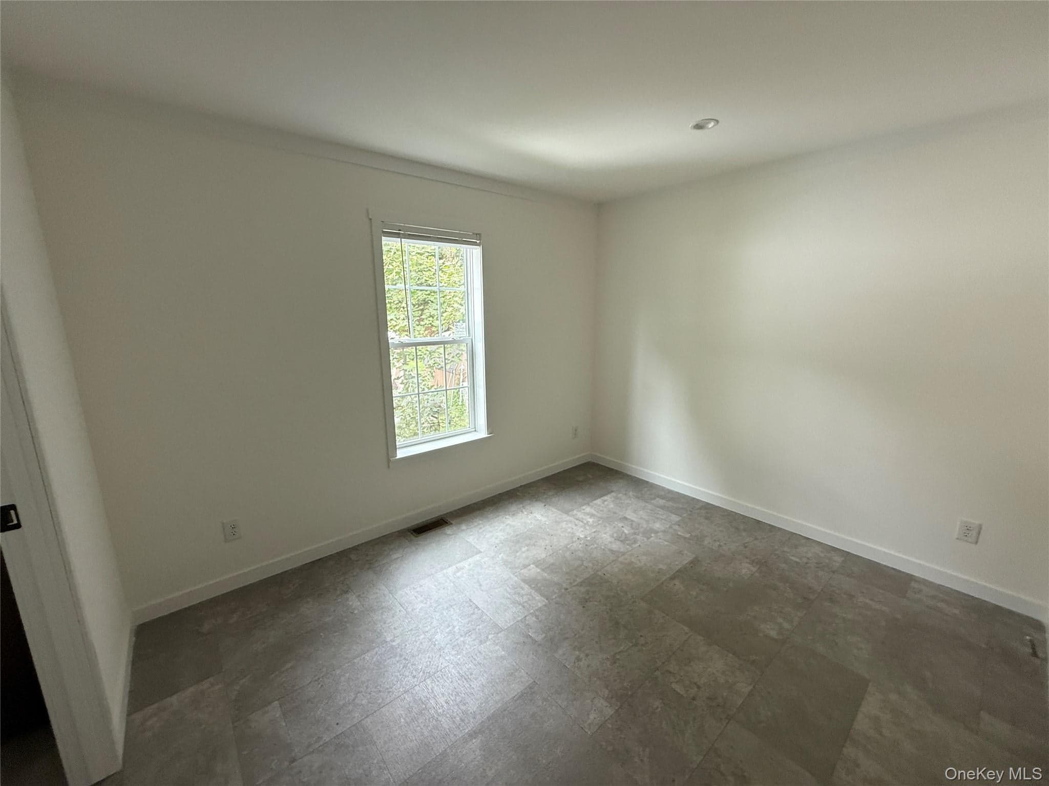 114 Forest Park (aka Hubert St) thumbnail 14
