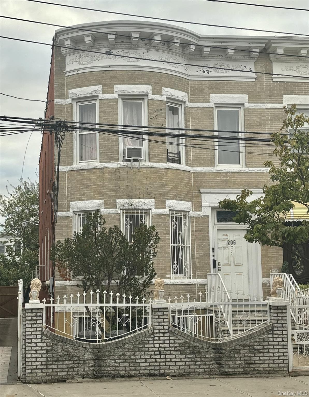 206 Logan Street thumbnail 3