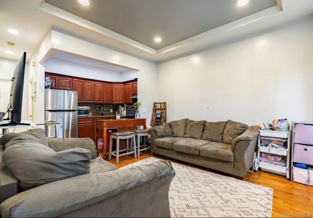1496 Hicks Street thumbnail 14