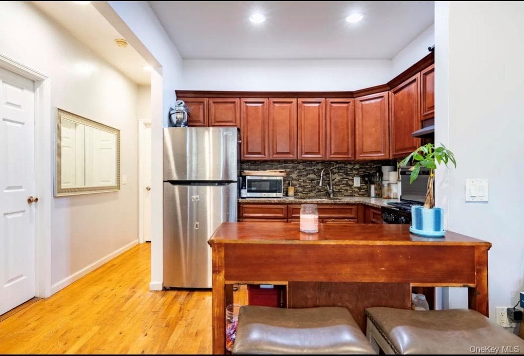 1496 Hicks Street thumbnail 16