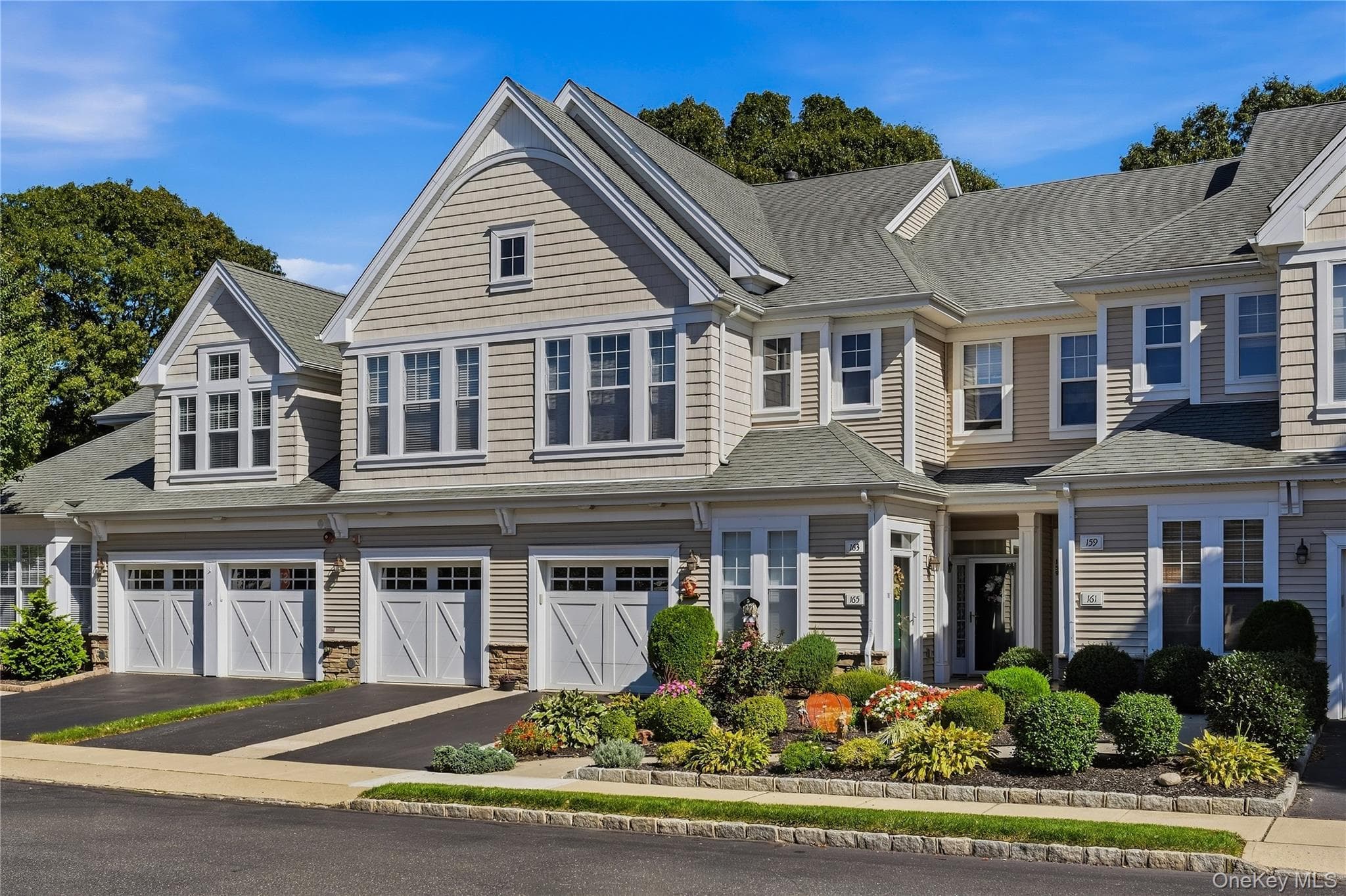 163 Symphony Drive thumbnail 2