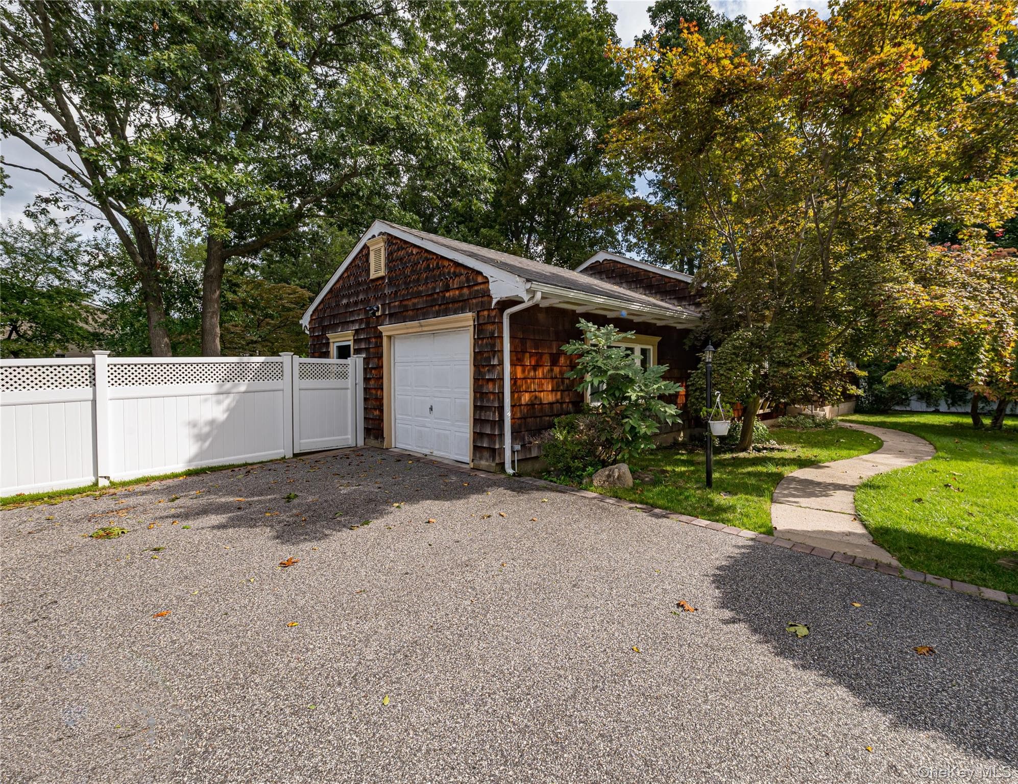 875 Townline Road thumbnail 2