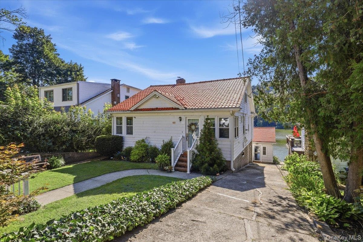 65 Lake Drive, Lake Peekskill