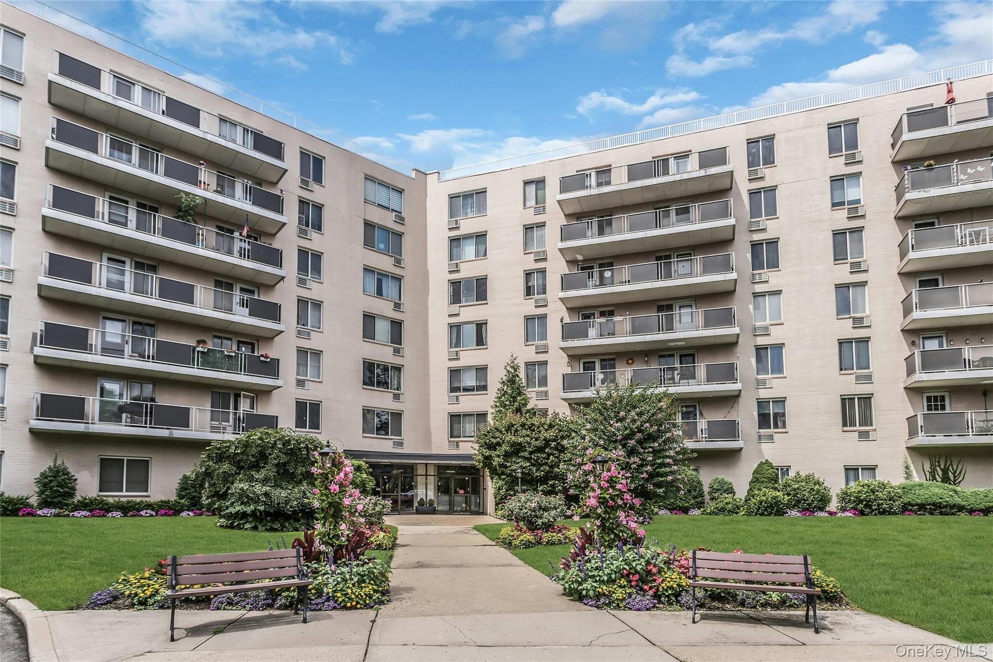 135 Post Avenue Unit: 6B photo 1