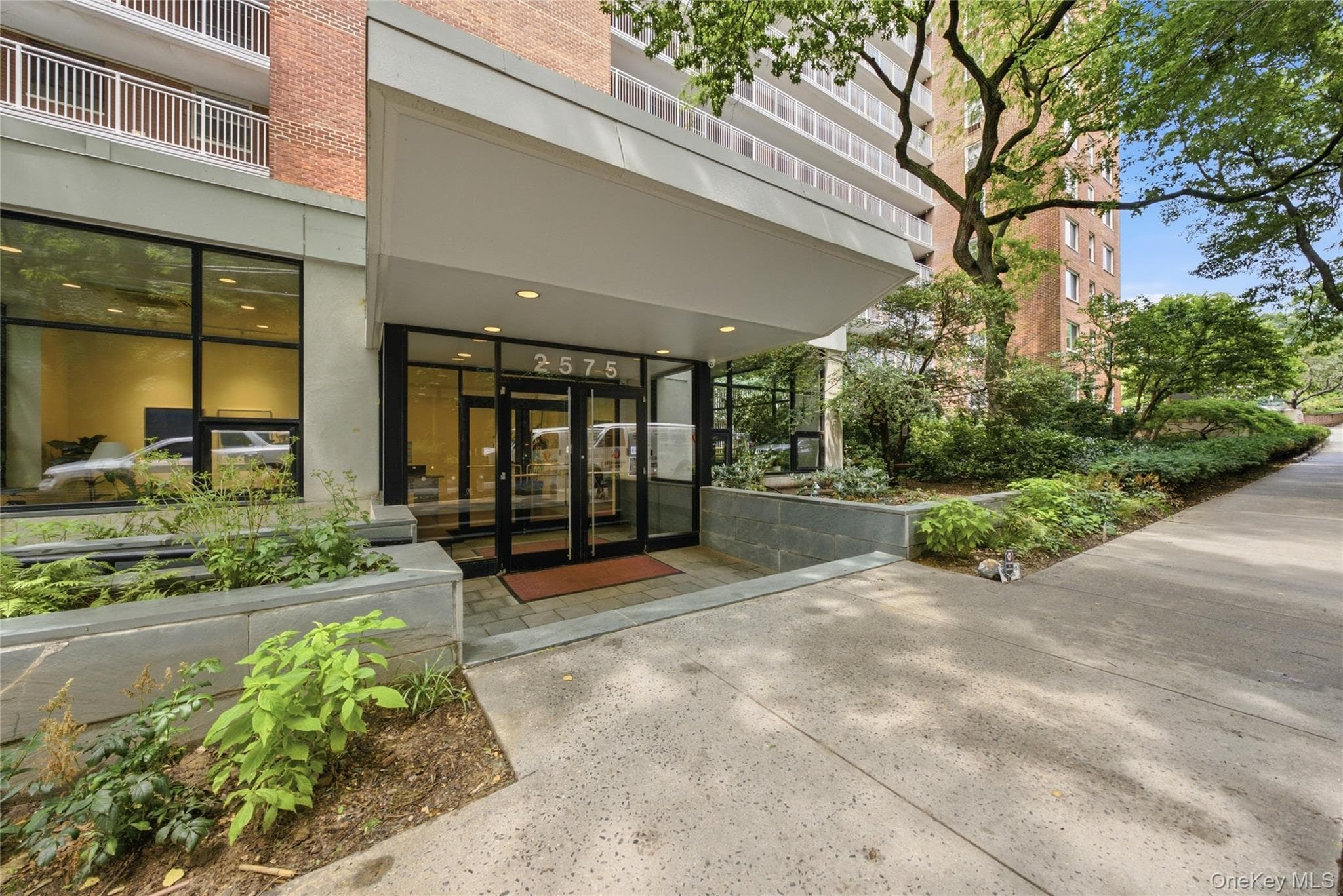 2575 Palisade Avenue Unit: 11J thumbnail 8