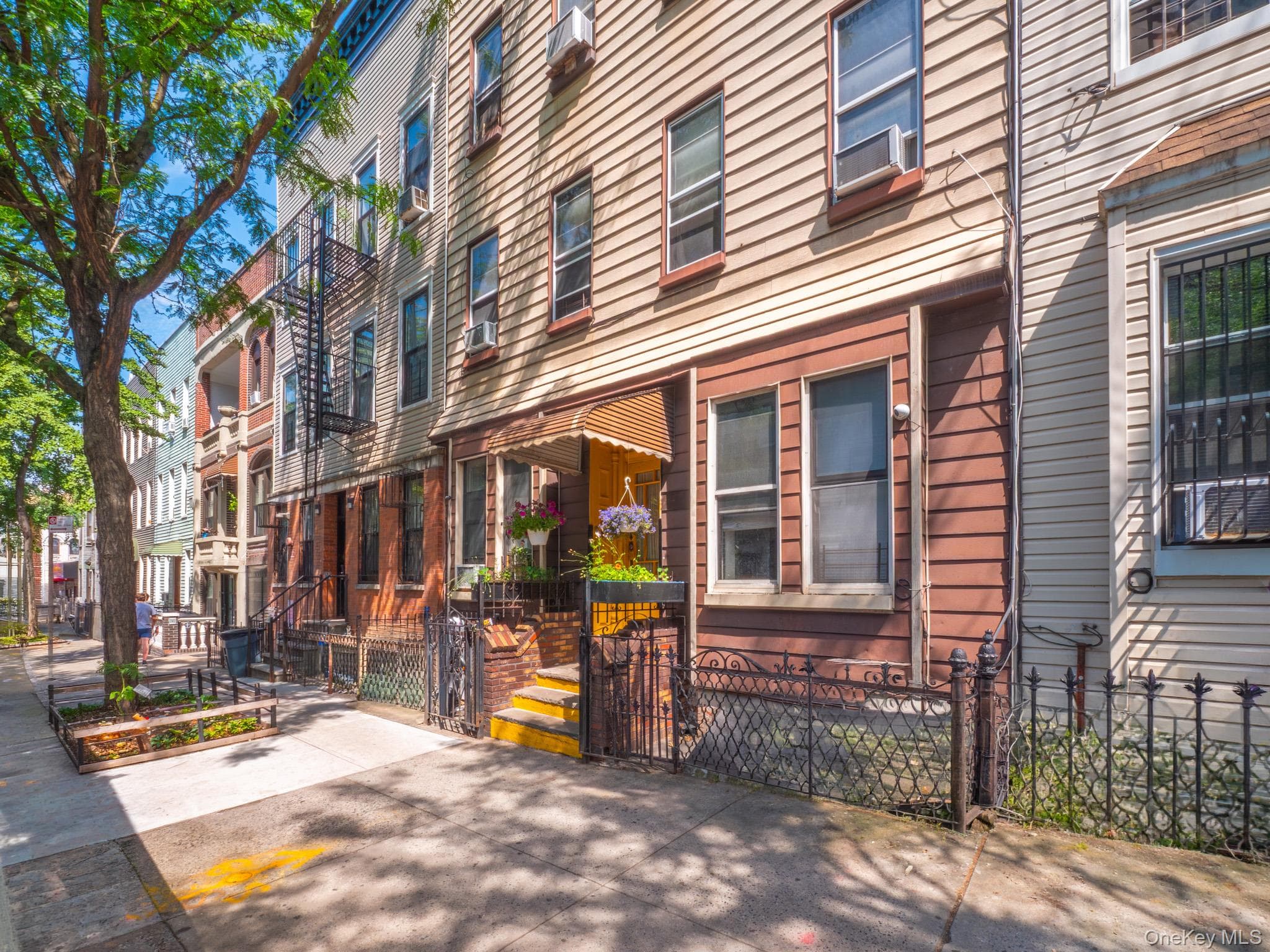 236 Suydam Street thumbnail 4