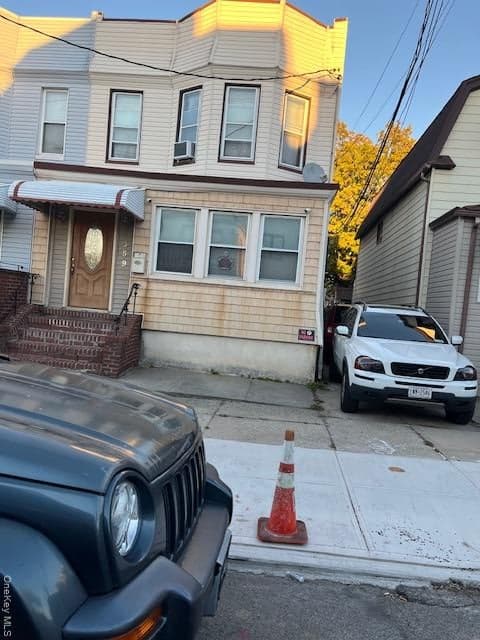 6659 74th Street, Middle Village